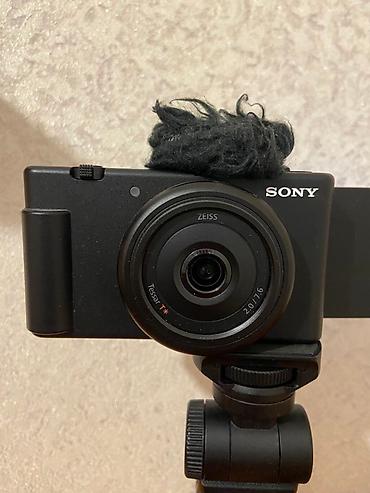 movie: Продаю. Компактная влог камера Sony ZV-1f с аксессуарами Б/У — 1