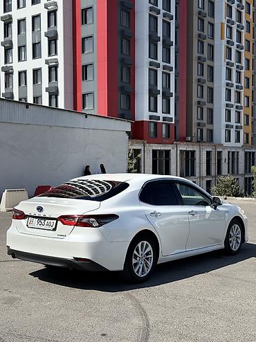 lend cruizer: Toyota Camry: 2022 г., 2.5 л, Автомат, Гибрид, Седан — 7