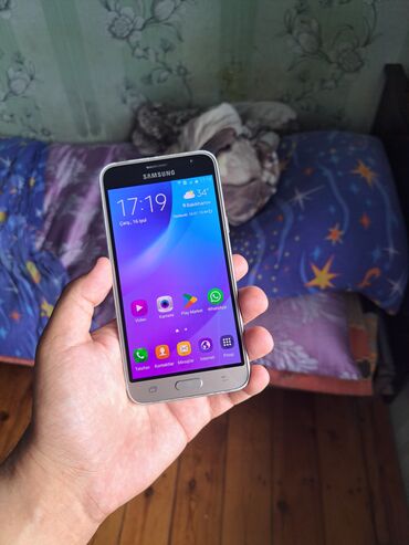 samsung раскладушка: Samsung Galaxy J3 2016, 16 ГБ, цвет - Золотой, Сенсорный