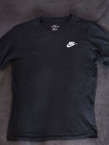 majice sa natpisom beograd: Nike, S (EU 36), M (EU 38), bоја - Crna