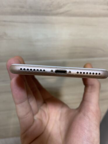 Apple iPhone: IPhone 8 Plus, Qızılı, Barmaq izi — 4