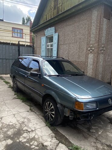 Volkswagen: Volkswagen Passat: 1990 г., 1.8 л, Механика, Бензин, Универсал