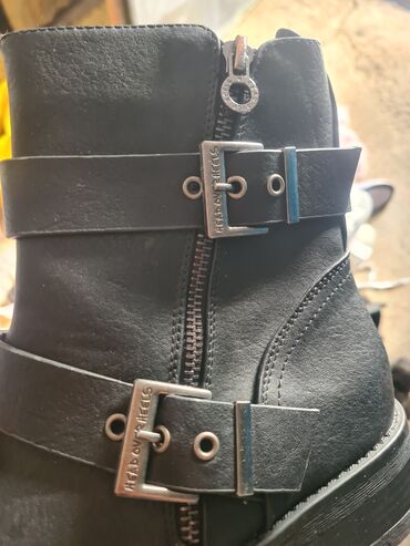 Čizme: Čizme, Tommy Hilfiger, 40 na lalafo.rs — 10 Čizme: Čizme, Tommy Hilfiger, 40 — 10