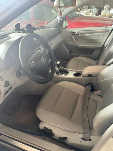 Mercedes-Benz: Mercedes-Benz C-Class: 2.3 l | 2005 il Sedan — 9