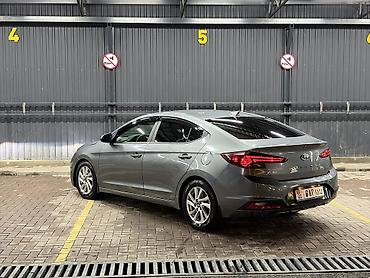 Hyundai: Hyundai Elantra: 2019 г., 2 л, Типтроник, Бензин, Седан — 5