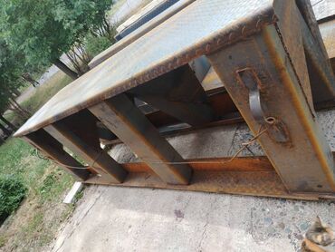 Другие столы: Продаю столы верстаки железо толщина 4мм длина 2.30 ширина 70 весят