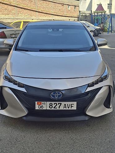 Toyota Prius: 2018 г., 1.8 л, Вариатор, Гибрид, Лифтбек at lalafo.kg Toyota Prius: 2018 г., 1.8 л, Вариатор, Гибрид, Лифтбек
