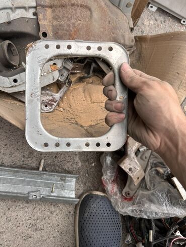 Другие автозапчасти: Запчасти для Mitsubishi space gear — 100