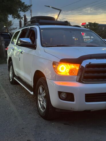 исык кол: Toyota Sequoia: 2010 г., Жол тандабас