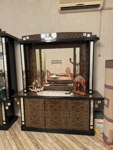 qoz tavasi: Masa və oturacaqlar