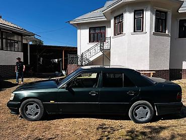 Mercedes-Benz E-Class: 1995 г., 2 л, Механика, Бензин, Седан
