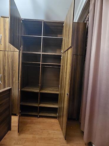 divar asilqan: Dördkapılı modul şkaf sistemi - Material: ağac teksturalı — 1