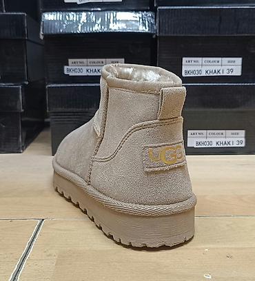Ugg Kratke 
36 do 41, 
cena 3000 dinara
PS✨