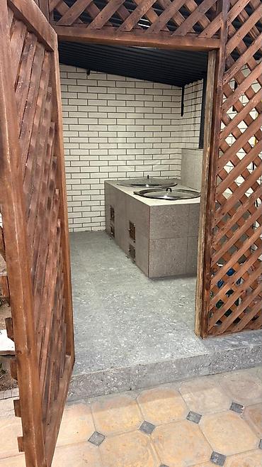 Продажа коттеджей и домов: 🌿🏡 **Дом в ж/м Ак-Орго** 📐 126 м² | 🏠 4 комнаты | 2 этажа 🌳 Участок 2 — 7