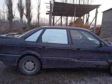 Volkswagen: Volkswagen Passat: 1991 г., 1.8 л, Механика, Бензин, Седан