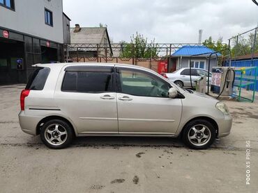 Toyota: Toyota Raum: 2004 г., 1.4 л, Автомат, Бензин