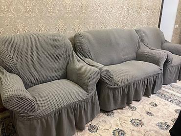 Комплекты мягкой мебели: Советский двухместный диван с двумя креслами, состояние хорошее, нигде — 10