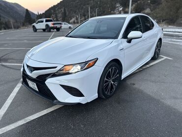 Toyota: Toyota Camry: 2018 г., 2.5 л, Вариатор, Гибрид, Седан