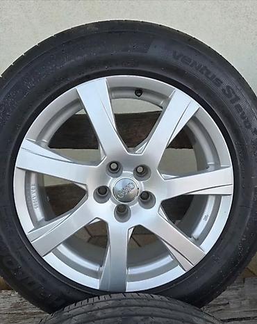 Gume i felne: OČUVANE I 100% ISPRAVNE felne sa gumama Bile na AUDI Q5 2015. godište — 2