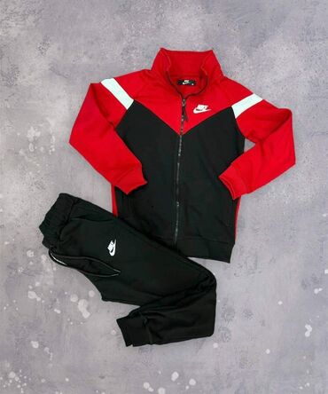 Komplet trenerke: Decije trenerke
Unisex
8 - 14
Uvoz Turska
3200 — 9