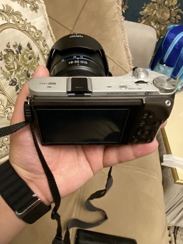Videomüşahidə: Samsung NX mini sistemli güzgüsüz fotoaparat komplekti