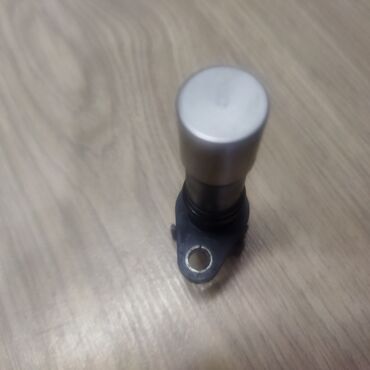 Датчики, сенсоры, предохранители: Датчик коленвала Toyota Б/у — 9