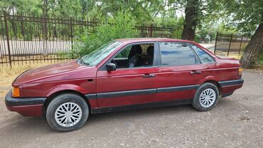меняю на дом: Volkswagen Passat: 1991 г., 1.8 л, Механика, Бензин, Седан