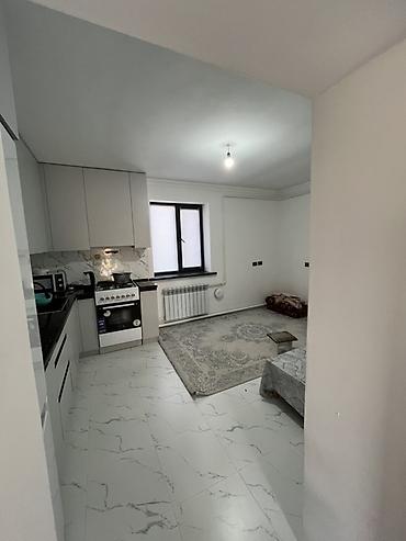 Продажа коттеджей и домов: Сдается одно комнатный дом с просторным участком без хозяина В доме — 8