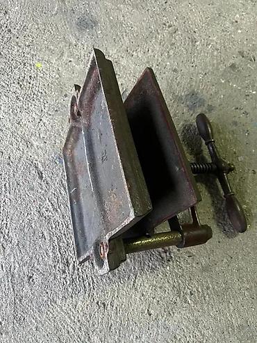 postamenti za skulpture: Antikvarna ručna presa za knjige/papir – liveno gvožđe - Tip: šrafna — 3