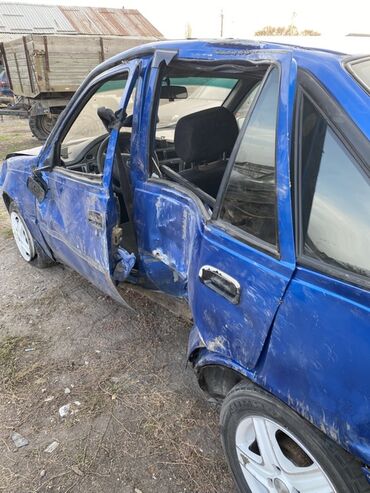 прицеп бензавоз: Daewoo Nexia: 2013 г., Механика, Седан