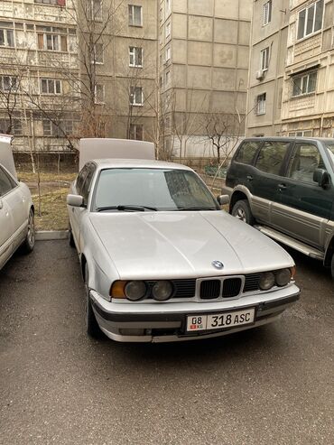 продажа спец техники: BMW : 1990 г., 2 л, Механика, Бензин, Седан