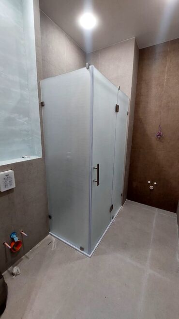 Duş kabinaları, arakəsmələr: Yeni Arakəsmə, Pulsuz çatdırılma — 13