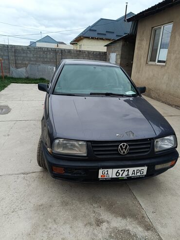 фол шаран: Volkswagen Vento: 1994 г., 1.8 л, Механика, Бензин, Седан