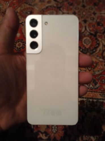 telefon barter: Samsung Galaxy S22, 128 GB, rəng - Ağ, Sensor, Barmaq izi, Simsiz şarj