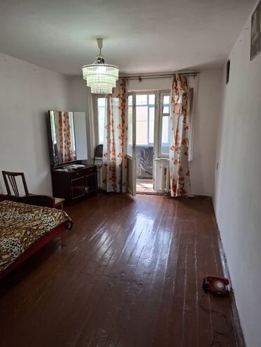 продается 2 комнатные квартира: 2 комнаты, 44 м², 104 серия, 3 этаж, Старый ремонт