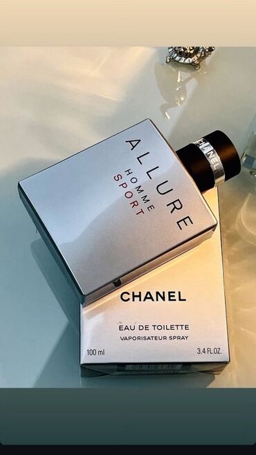 Ətriyyat: Lüks kişi ətirləri seçimi - Dior Sauvage (Eau de Toilette): Tünd mavi — 10