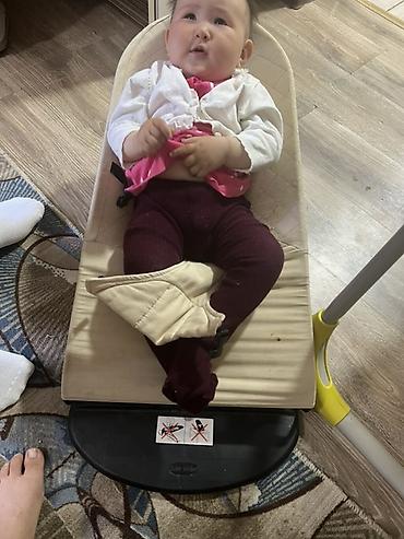 Детский шезлонг-качалка Baby Rocker. - Эргономичное сиденье с