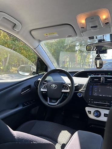 Toyota: Toyota Prius: 2017 г., 1.8 л, Вариатор, Гибрид, Лифтбек — 8