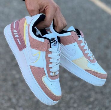 Patike: Nike air force shadow patike

Novo
Brojevi 36 do 46, zavisi od broja — 10