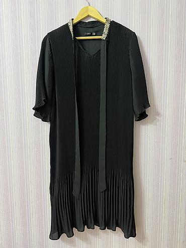 1 dəfə toya geyilib. Uzunluğu 100 sm
Ölçü 46