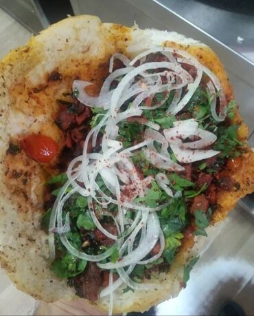 Aşpazlar: Şaurma ustası, 28 yaş, 6 ildən artıq təcrübə — 8