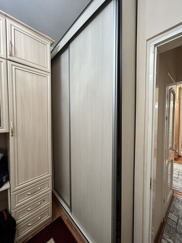 шкаф с антресолью трехдверный: Срочная цена 🔥 🔥 🔥 Продаю шкаф с раздвижными дверьми Высота 260 см