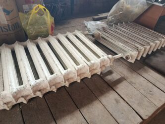 сухие дрова: Чугунные радиаторы 
23шт сексия по 350