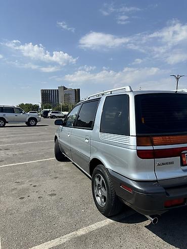 4 vd: Mitsubishi Space Wagon: 1993 г., 2 л, Механика, Бензин, Минивэн — 1