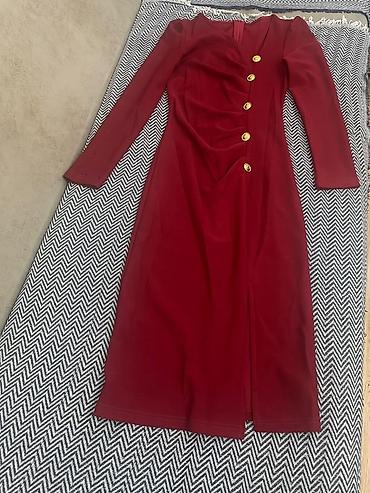 Bordo rəngli zərif qadın donu - Model: Uzunqol, midi uzunluq -