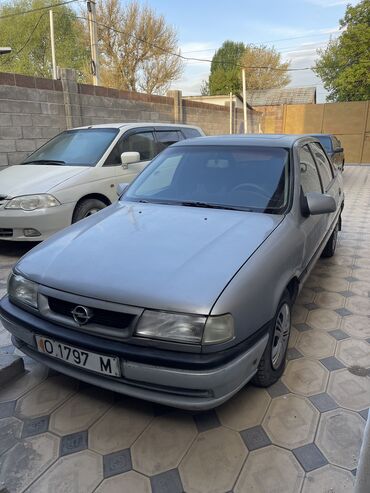 Opel: Opel Vectra: 1994 г., 1.6 л, Механика, Бензин, Седан