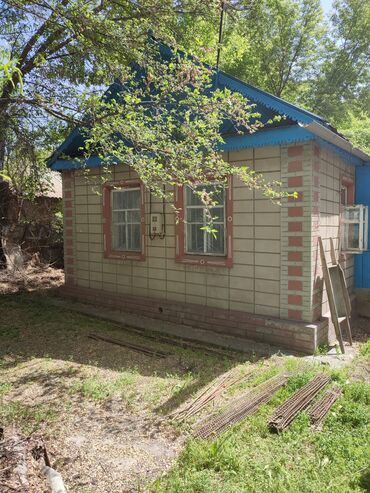 продаю дом г бишкек: 90 м², 3 комнаты, Старый ремонт С мебелью at lalafo.kg продаю дом г бишкек: 90 м², 3 комнаты, Старый ремонт С мебелью