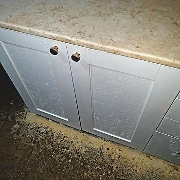 Komode: Komoda – restaurirana, prefarbana i dorađena. Predivna. - Dimenzije — 6