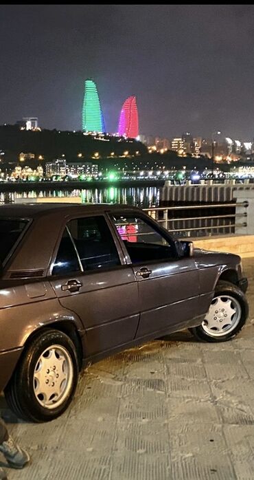 фольксваген поло седан: Salam Maşın satılır Problemsiz maşındı Gündelik sürülür yağı teze