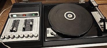 Виниловые пластинки: Два советских проигрывателя винила (компактные электрофоны со — 9